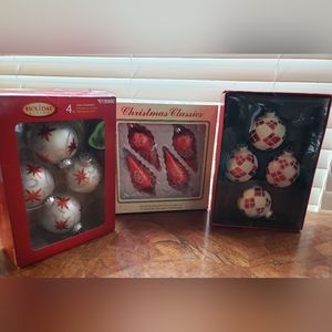 Lot of 12 glass ornaments.